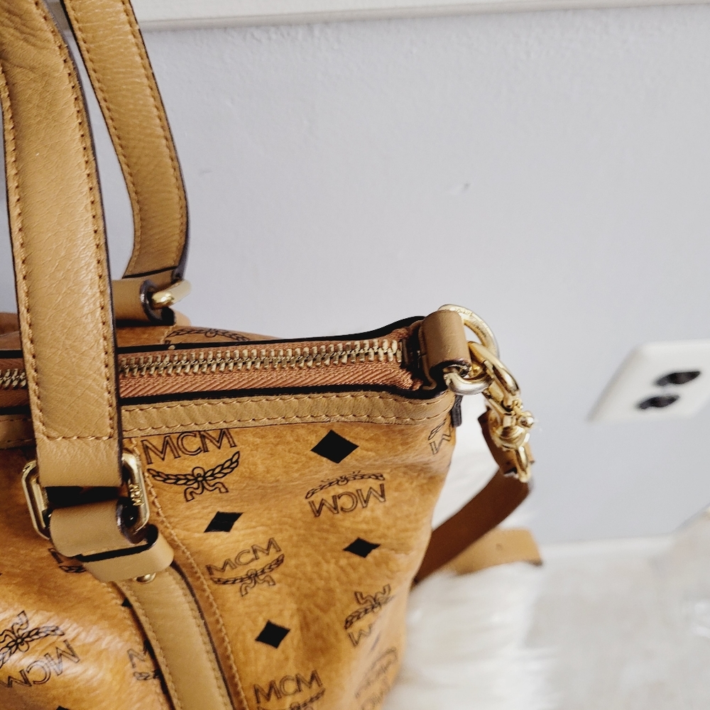 MCM Cognac crossbody - Picture 2 of 16